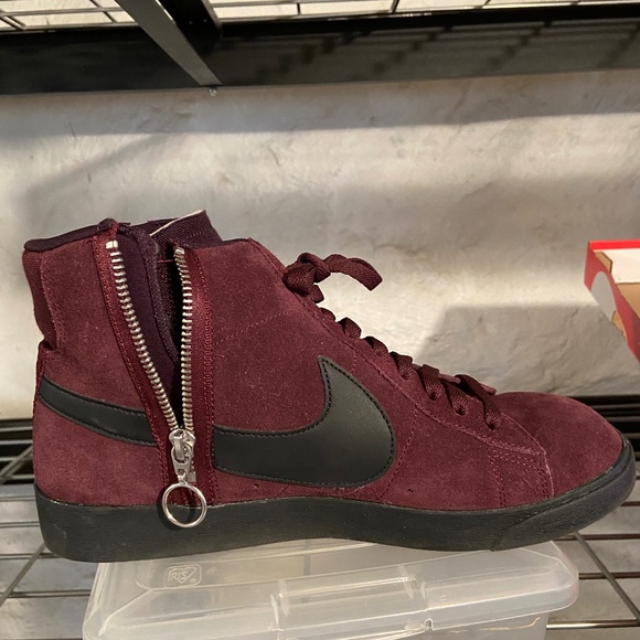 Nike blazer mid rebel store burgundy